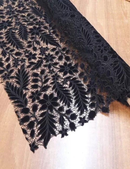 pizzo di velluto nero