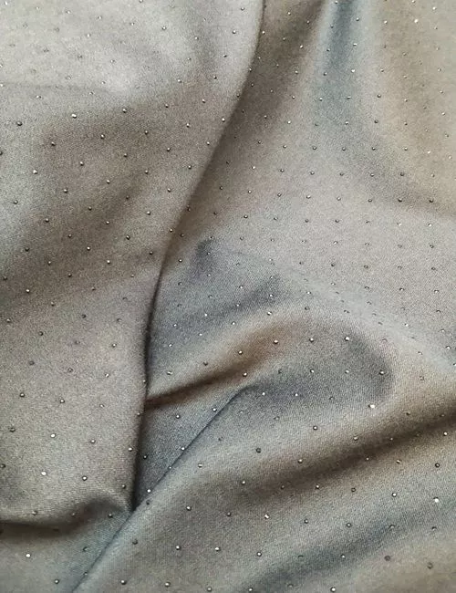 Crepe con strass nero